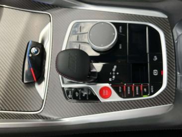 BMW XM 50e — photo 30