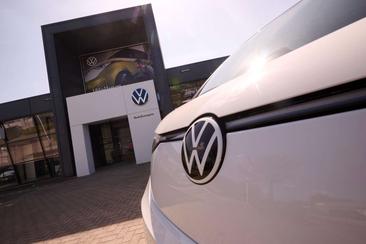 Volkswagen Transporter PHEV L2 Bulli — photo 12