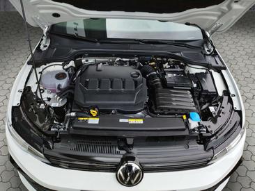 Volkswagen Golf R-Line — photo 11