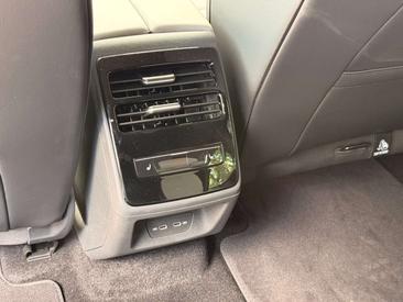 Volkswagen ID.7 Tourer Pro S — photo 9
