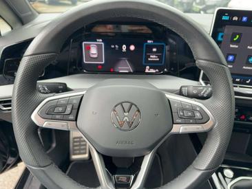 Volkswagen Golf R-Line — photo 9