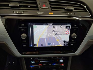 Volkswagen Touran TDI — photo 12