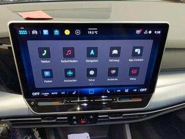 Volkswagen Golf Variant TDI — photo 14