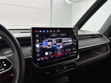 Volkswagen ID. Buzz GTX 4Motion — photo 18
