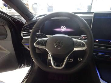 Volkswagen Passat 4Motion R-Line — photo 13