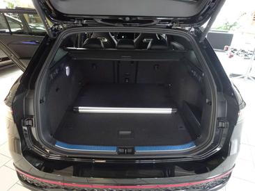 Volkswagen Passat 4Motion R-Line — photo 25