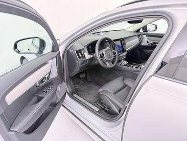 Volvo V90 T8 Recharge — photo 10