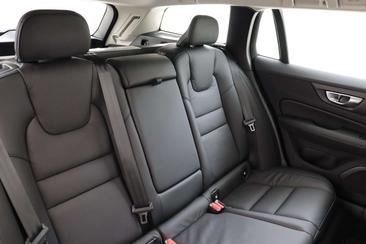 Volvo V60 T8 Recharge Plus — photo 11