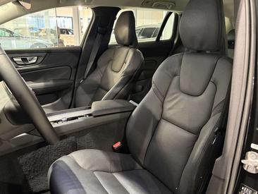 Volvo V60 B4 Black — photo 4