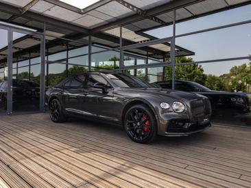 Bentley Flying Spur V6 Hybrid S — photo 4
