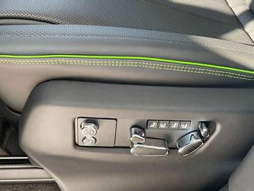 Bentley Bentayga V8 Black Edition — photo 7