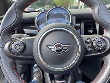 Mini Cabrio John Cooper Works — photo 11