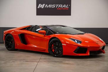 Lamborghini Aventador SV Roadster — photo 3