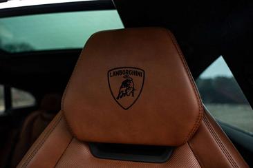 Lamborghini Urus S — photo 21