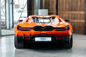 Lamborghini Revuelto — photo 4