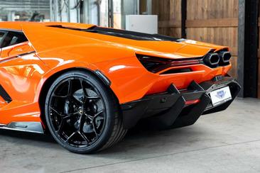 Lamborghini Revuelto — photo 7