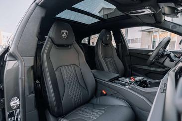 Lamborghini Urus SE — photo 16