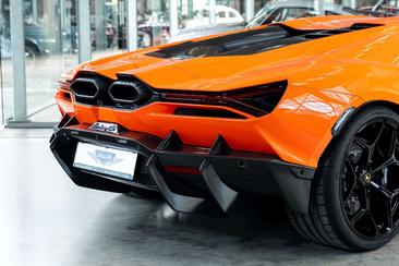 Lamborghini Revuelto — photo 28