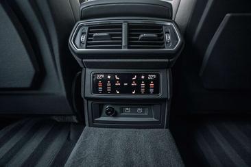 Lamborghini Urus SE — photo 19