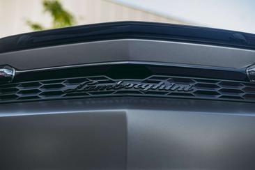 Lamborghini Urus SE — photo 29