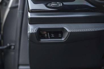 Lamborghini Urus SE — photo 39