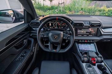 Lamborghini Urus SE — photo 41