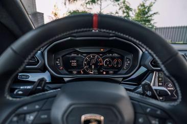 Lamborghini Urus SE — photo 43
