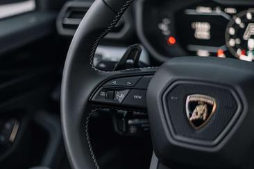 Lamborghini Urus SE — photo 44