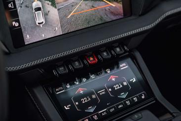Lamborghini Urus SE — photo 49