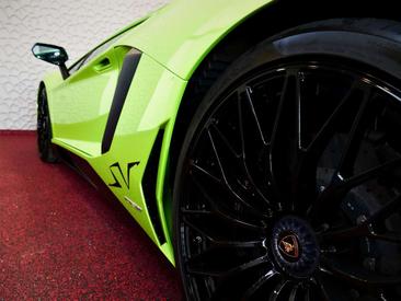 Lamborghini Aventador SV — photo 42