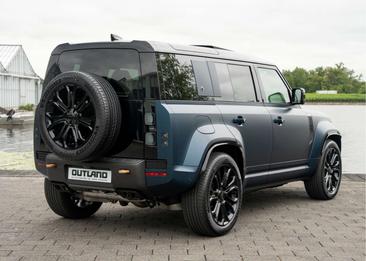 Land Rover Defender 110 4.4 P635 Octa Sargasso Blue Satin - Carbon Bleu — photo 3