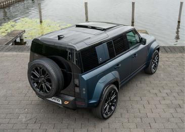 Land Rover Defender 110 4.4 P635 Octa Sargasso Blue Satin - Carbon Bleu — photo 4