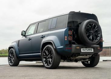Land Rover Defender 110 4.4 P635 Octa Sargasso Blue Satin - Carbon Bleu — photo 5