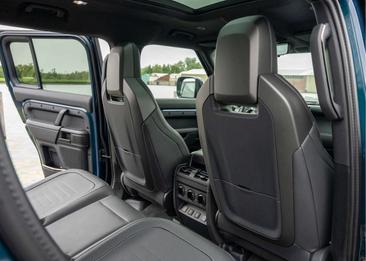 Land Rover Defender 110 4.4 P635 Octa Sargasso Blue Satin - Carbon Bleu — photo 24