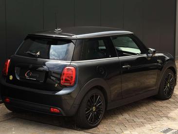 Mini Electric Cooper SE — photo 3
