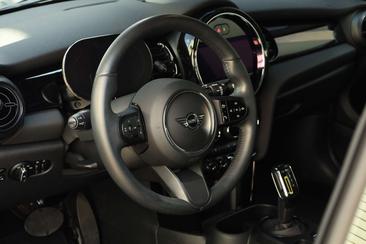 Mini Electric Cooper SE — photo 6