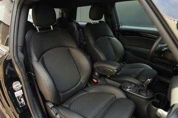 Mini Electric Cooper SE — photo 9