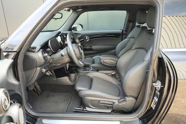 Mini Electric Cooper SE — photo 11