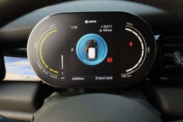 Mini Electric Cooper SE — photo 12