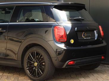 Mini Electric Cooper SE — photo 16