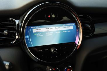 Mini Electric Cooper SE — photo 21