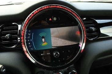Mini Electric Cooper SE — photo 23