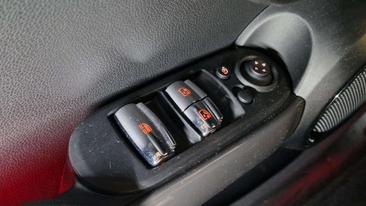 Mini Cabrio JCW Cooper — photo 17