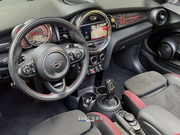 Mini Cabrio John Cooper Works — photo 11