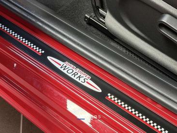 Mini Cabrio John Cooper Works — photo 14