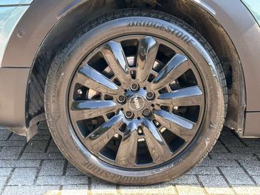 Mini Countryman COOPER SE — photo 11