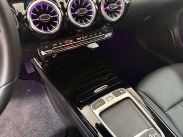 Mercedes Classe A Berline 250 E — photo 16