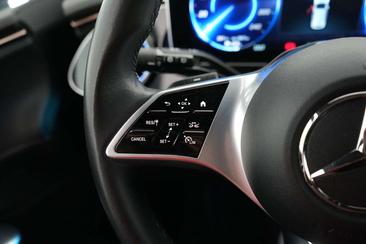 Mercedes EQE SUV 350+ Star Edition — photo 28