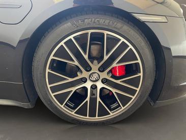 Porsche Taycan Turbo S — photo 9