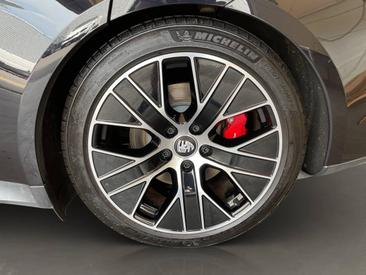 Porsche Taycan Turbo S — photo 11